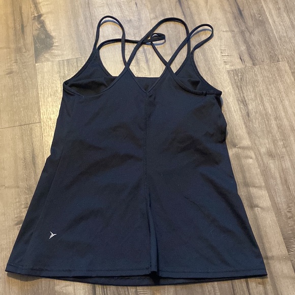 Old Navy Active Criss Cross Tank - Picture 2 of 4